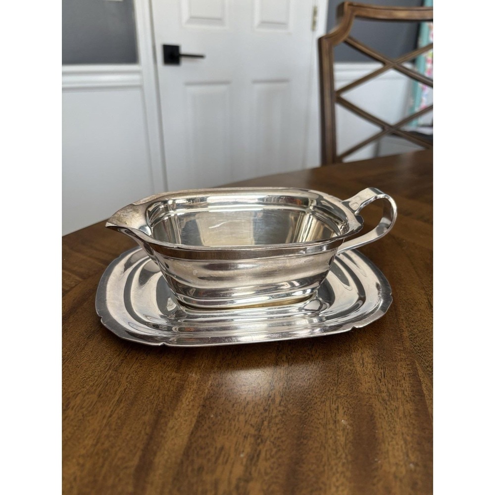 Vintage Reed & Barton 5000 1940's  Mayflower Scalloped Silver Plated Gravy Boat